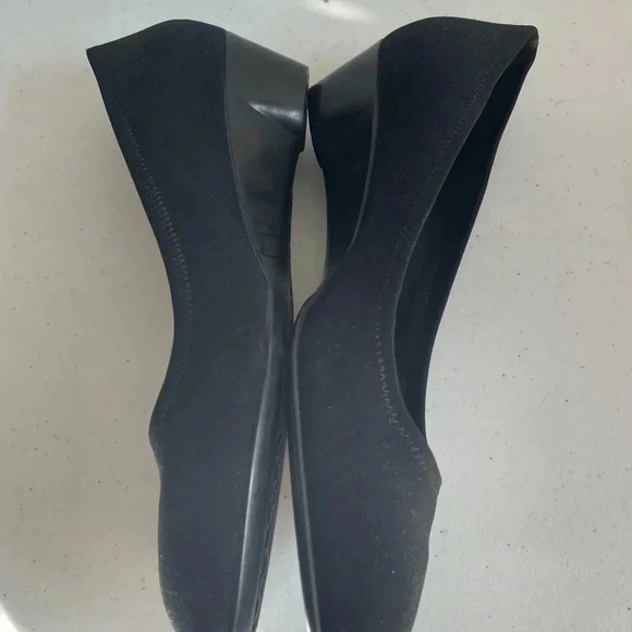 Ferragamo Nero Rain microfiber wedges size 8 EUC with Box! - Picture 10 of 11